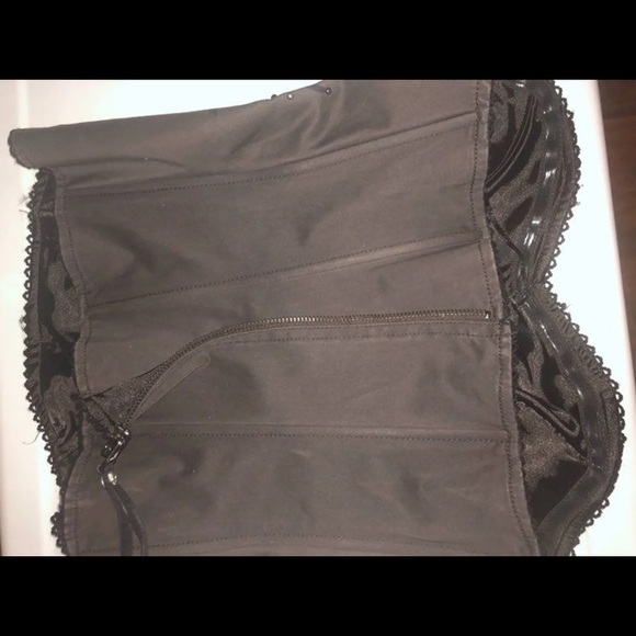 Guess studded crop top - Picture 3 of 3